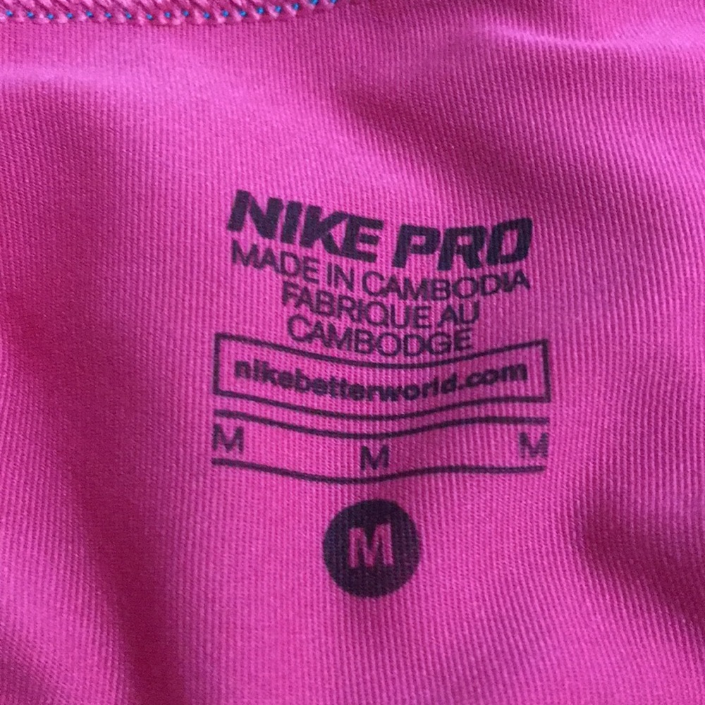 Nike Pro athletic cropped leggings. Size Medium Barbiecore pink - Picture 8 of 8